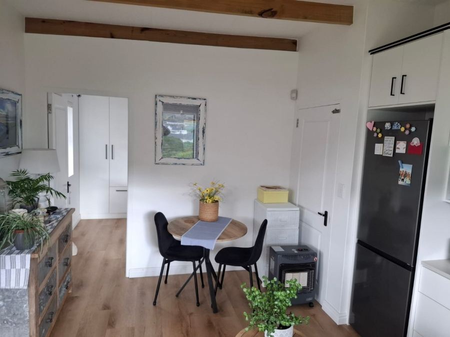 To Let 1 Bedroom Property for Rent in Vermont Western Cape
